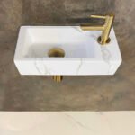 Fonteinset Rhea S mini met fontein rechts carrara, kraan, sifon en afvoerplug geborsteld messing | Lapy