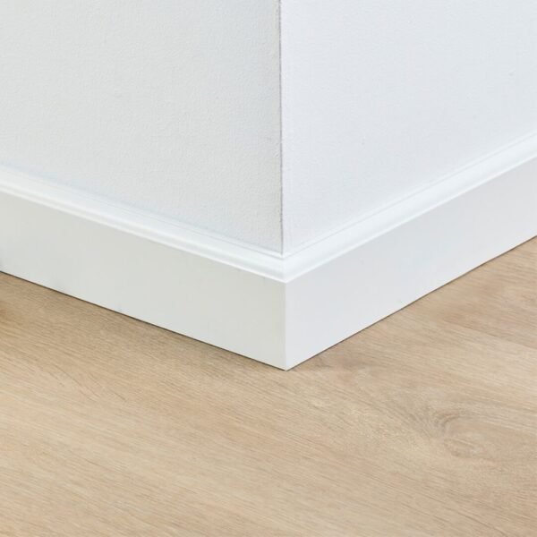 Co-pro gelakte plint praag wit RAL 9010 70x15
