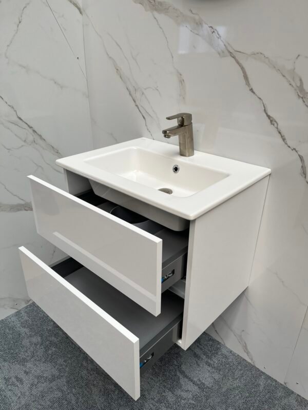 Valencia 60cm wit glans met wastafel - Badmeubels | Lapy