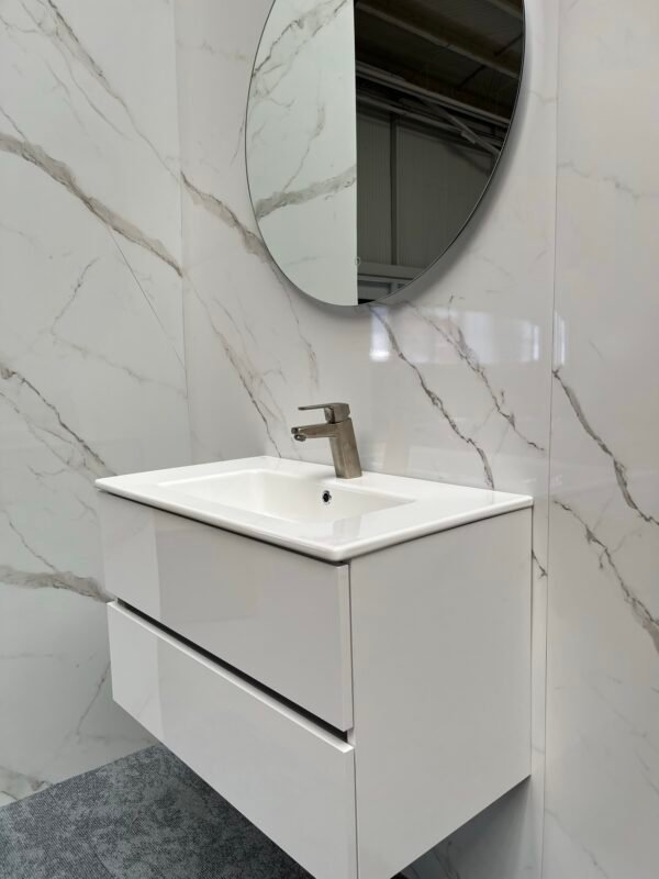 Valencia 80cm wit glans met wastafel - Badmeubels | Lapy